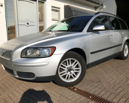 VERKOCHT  VOLVO V50 1,6 D / ZILVER METAAL / ZWART LEDER INTERIEUR / GEKEURD VOOR VERKOOP