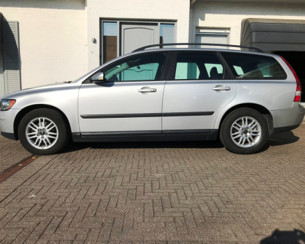 VERKOCHT  VOLVO V50 1,6 D / ZILVER METAAL / ZWART LEDER INTERIEUR / GEKEURD VOOR VERKOOP