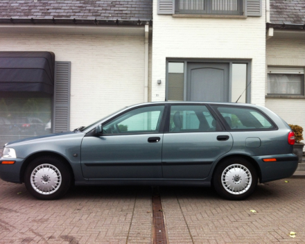 VERKOCHT VOLVO V40 BENZINE  * GEKEURD * GARANTIE