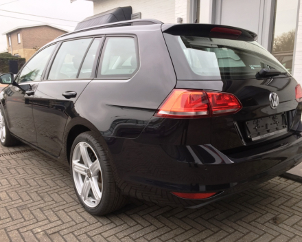 Volkswagen Golf 7 Break 1,6 HDI - zwart - Diesel - 181,993km -2015