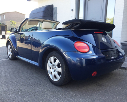 VERKOCHT  VOLKSWAGEN NEW BEETLE CABRIOLET BENZINE / LEDER / ALU / GEKEURD