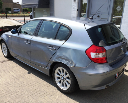 VERKOCHT  BMW 118 D * SCHADEWAGEN VOOR HANDELAAR *