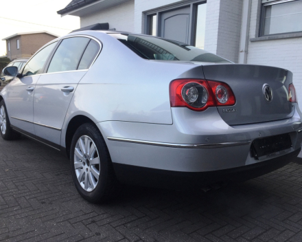 VERKOCHT  VOLKSWAGEN PASSAT 1,9 TDI 