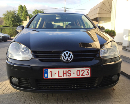 VERKOCHT  VOLKSWAGEN GOLF 5 1,9 TDI  * DSG-BOITE * ALU VELGEN * MISTLAMPEN * CLIMATIC * ZWART METAAL * GEKEURD * GARANTIE