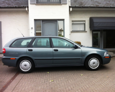 VERKOCHT VOLVO V40 BENZINE  * GEKEURD * GARANTIE