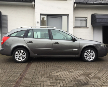 VERKOCHT  RENAULT LAGUNA 1900 DCI / NAVIGATIE / ALU VELGEN / TREKHAAK / GEKEURD VOOR VERKOOP