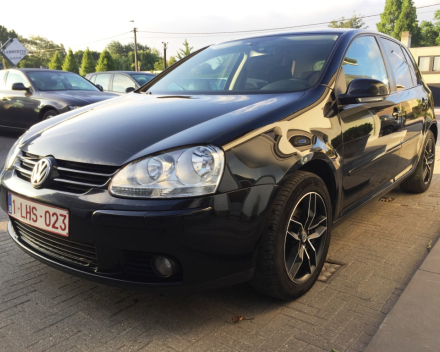 VERKOCHT  VOLKSWAGEN GOLF 5 1,9 TDI  * DSG-BOITE * ALU VELGEN * MISTLAMPEN * CLIMATIC * ZWART METAAL * GEKEURD * GARANTIE