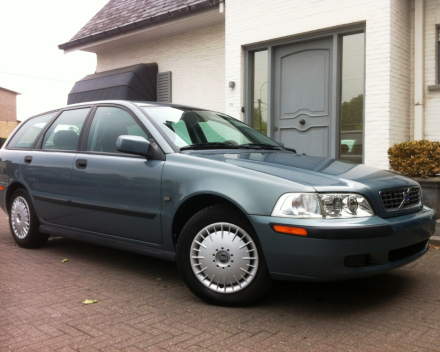 VERKOCHT VOLVO V40 BENZINE  * GEKEURD * GARANTIE