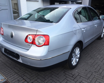 VERKOCHT  VOLKSWAGEN PASSAT 1,9 TDI 