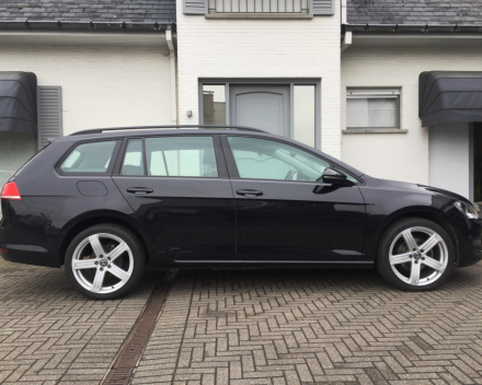 Volkswagen Golf 7 Break 1,6 HDI - zwart - Diesel - 181,993km -2015