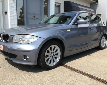 VERKOCHT  BMW 118 D * SCHADEWAGEN VOOR HANDELAAR *