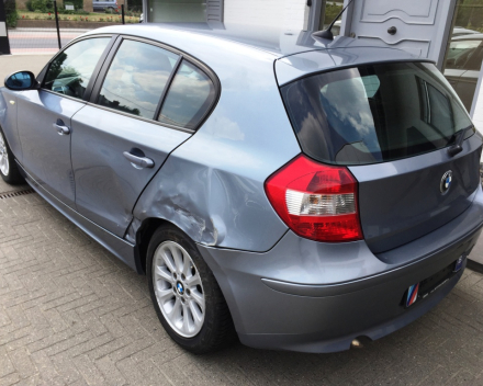 VERKOCHT  BMW 118 D * SCHADEWAGEN VOOR HANDELAAR *