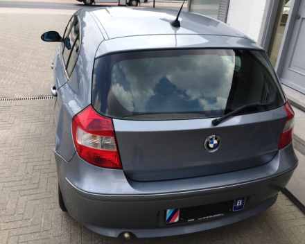 VERKOCHT  BMW 118 D * SCHADEWAGEN VOOR HANDELAAR *