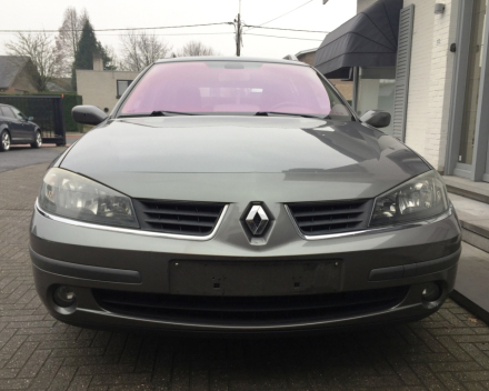 VERKOCHT  RENAULT LAGUNA 1900 DCI / NAVIGATIE / ALU VELGEN / TREKHAAK / GEKEURD VOOR VERKOOP