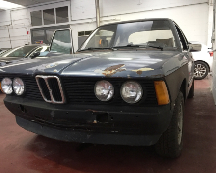 VERKOCHT  BMW E21 323I BAUR  TE RESTAUREREN