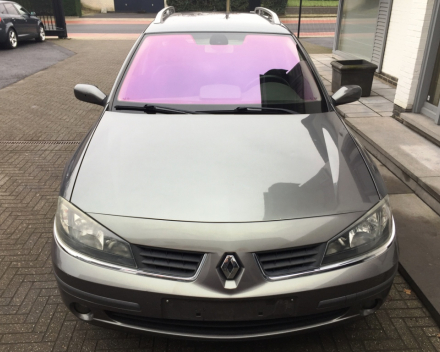 VERKOCHT  RENAULT LAGUNA 1900 DCI / NAVIGATIE / ALU VELGEN / TREKHAAK / GEKEURD VOOR VERKOOP