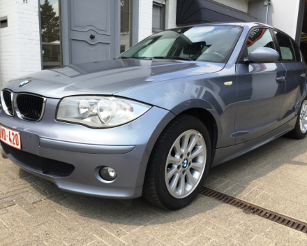 VERKOCHT  BMW 118 D * SCHADEWAGEN VOOR HANDELAAR *