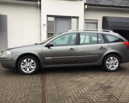 VERKOCHT  RENAULT LAGUNA 1900 DCI / NAVIGATIE / ALU VELGEN / TREKHAAK / GEKEURD VOOR VERKOOP