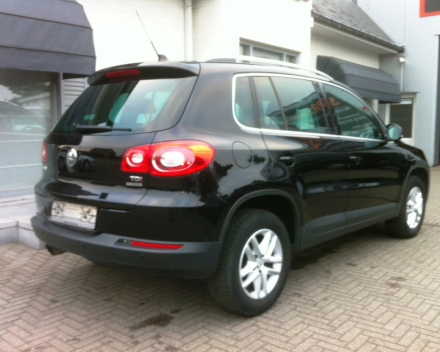 VERKOCHT VOLKSWAGEN TIGUAN * NAVIGATIE * ZWART LEDER * PDC * ALU VELGEN * GEKEURD * GARANTIE