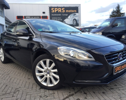 VOLVO V40 Summun -Diesel - 93028 km - 10/2012