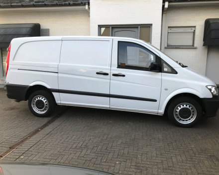 MERCEDES VITO 113CDI  13/01/2014  AIRCO  3 ZITPLAATSEN LICHTE VRACHT