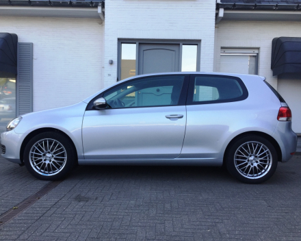 VERKOCHT  VOLKSWAGEN GOLF 6 1,2TSI 3 DEURS 17&quot;VELGEN SLECHTS 80575 KM + OOK WINTERWIELEN