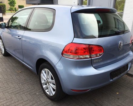 VW GOLF 1,4 Trendline Benzine Lichtblauw - 03/2010 - 116215 km