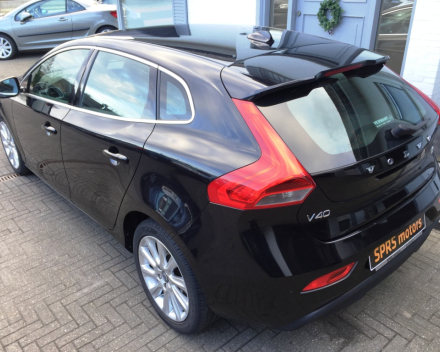 VOLVO V40 Summun -Diesel - 93028 km - 10/2012