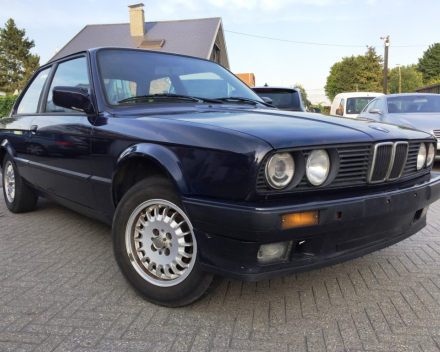 VERKOCHT  BMW E30  318 I COUPE