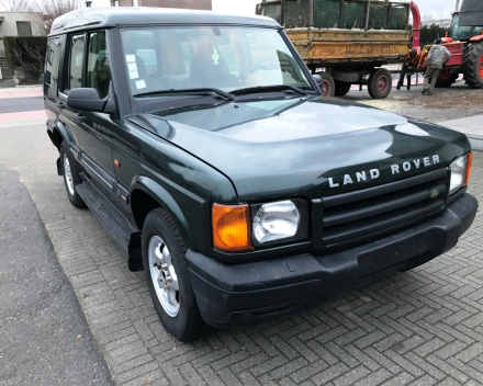 VERKOCHT LANDROVER DISCOVERY II TD5  / MANUEEL BOITE / LICHTEVRACHTWAGEN / GEKEURD / GARANTIE