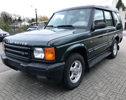 VERKOCHT LANDROVER DISCOVERY II TD5  / MANUEEL BOITE / LICHTEVRACHTWAGEN / GEKEURD / GARANTIE