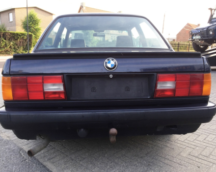 VERKOCHT  BMW E30  318 I COUPE