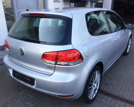 VERKOCHT  VOLKSWAGEN GOLF 6 1,2TSI 3 DEURS 17&quot;VELGEN SLECHTS 80575 KM + OOK WINTERWIELEN