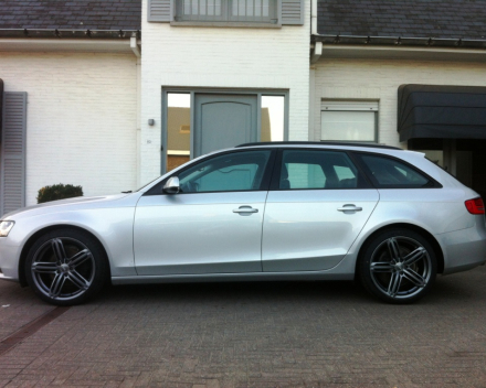 VERKOCHT   AUDI A4  2,0 TDI AVANT