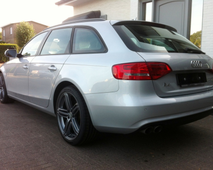 VERKOCHT   AUDI A4  2,0 TDI AVANT