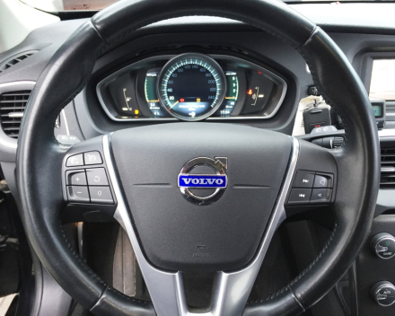 VOLVO V40 Summun -Diesel - 93028 km - 10/2012