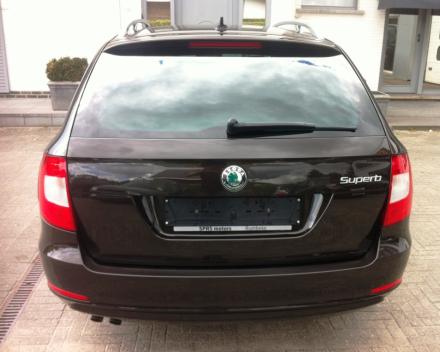 VERKOCHT SKODA SUPERB * FULL OPTION * LEDER * NAVI * XENON * GEKEURD * GARANTIE