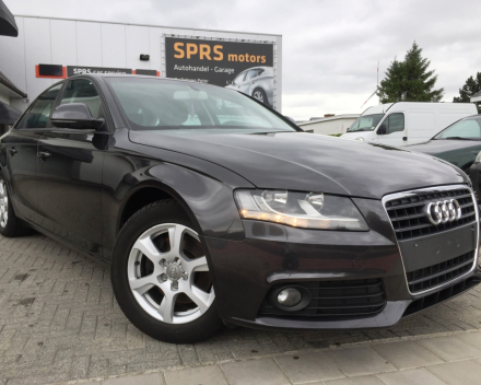 VERKOCHT  AUDI A4 2,0 TDI * 4 DEURS * NAVIGATIE * ALU VELGEN * DIGITALE AIRCO * GEKEURD * GARANTIE