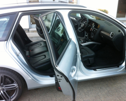 VERKOCHT   AUDI A4  2,0 TDI AVANT