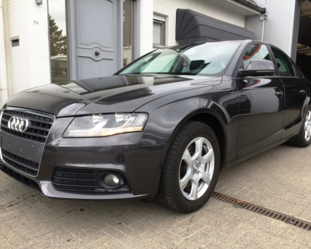 VERKOCHT  AUDI A4 2,0 TDI * 4 DEURS * NAVIGATIE * ALU VELGEN * DIGITALE AIRCO * GEKEURD * GARANTIE