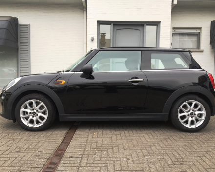 VERKOCHT MINI 1,2 BENZINE NIEUW MODEL / NAVIGATIE / ZWART / SLECHTS 24187 KM