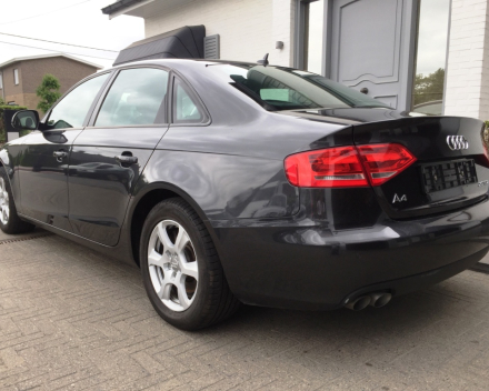 VERKOCHT  AUDI A4 2,0 TDI * 4 DEURS * NAVIGATIE * ALU VELGEN * DIGITALE AIRCO * GEKEURD * GARANTIE