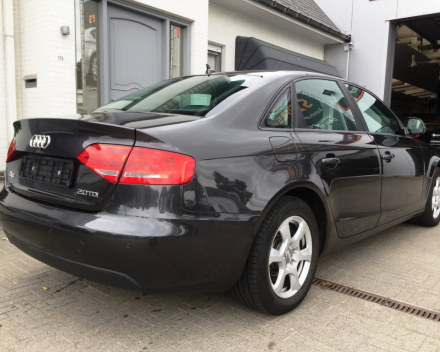 VERKOCHT  AUDI A4 2,0 TDI * 4 DEURS * NAVIGATIE * ALU VELGEN * DIGITALE AIRCO * GEKEURD * GARANTIE