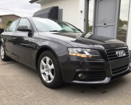 VERKOCHT  AUDI A4 2,0 TDI * 4 DEURS * NAVIGATIE * ALU VELGEN * DIGITALE AIRCO * GEKEURD * GARANTIE