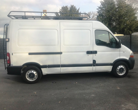 VERKOCHT  RENAULT MASTER 2,5 DCI / L2H2 / LICHTE VRACHT / GEKEURD + GARANTIE