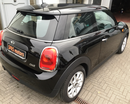 VERKOCHT MINI 1,2 BENZINE NIEUW MODEL / NAVIGATIE / ZWART / SLECHTS 24187 KM