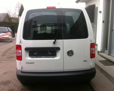 VERKOCHT  VOLKSWAGEN CADDY  * SLECHTS 8501 KM ! * 07/04/2015 * LICHTE VRACHTWAGEN * GEKEURD * GARANTIE