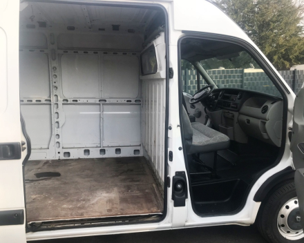 VERKOCHT  RENAULT MASTER 2,5 DCI / L2H2 / LICHTE VRACHT / GEKEURD + GARANTIE