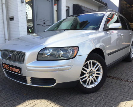 VERKOCHT VOLVO V50 1,6 MET ZWART LEDER INTERIEUR / GEKEURD