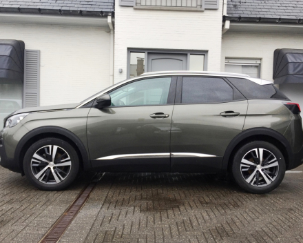 VERKOCHT  PEUGEOT 3008 NIEUW / NOG NIET INGESCHREVEN